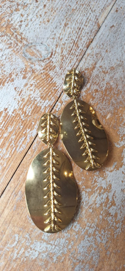 QUETI  dorado, pendientes