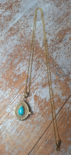 XESTER dorado, colgante