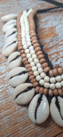 CHIPIONA, collar conchas negro
