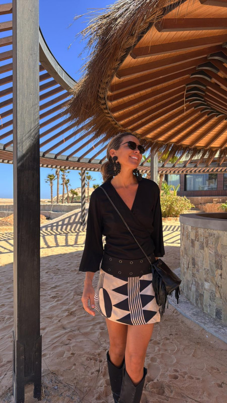 PUMBA negro, blusa cruzada