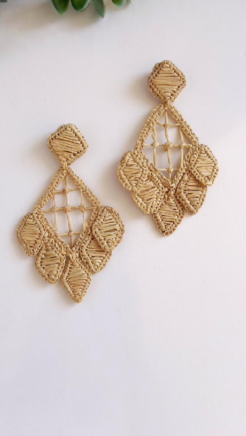 TODELO beige, pendientes