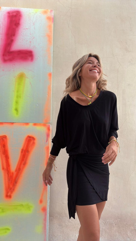 JOVEN  negro,  camiseta