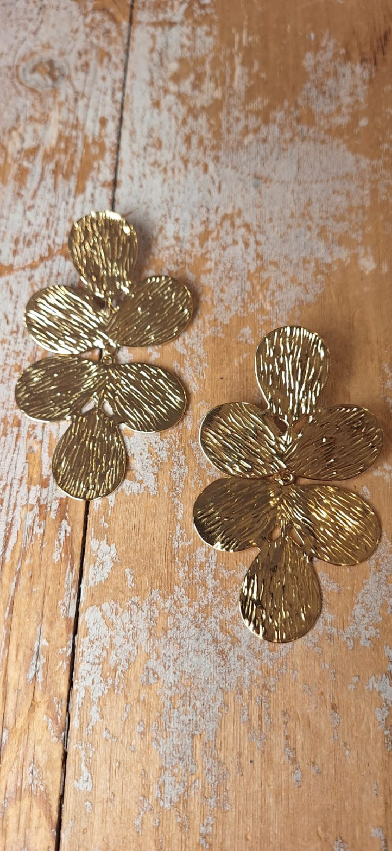 JIMMY PENDIENTES dorados