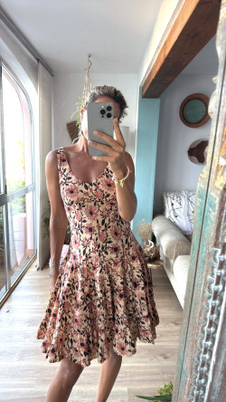 ESADE beige, vestido corto