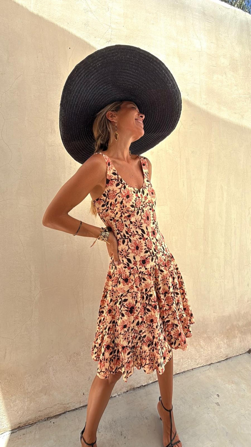 ESADE beige, vestido corto