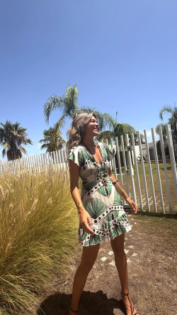 MAXIN beige-verde ,vestido corto