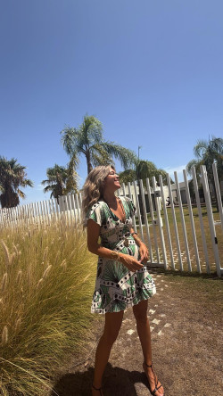 MAXIN beige-verde ,vestido corto