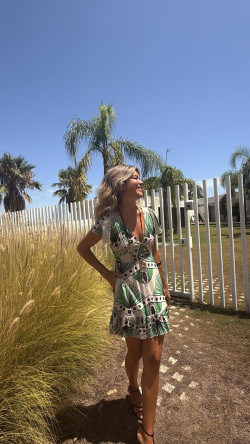 MAXIN beige-verde ,vestido corto