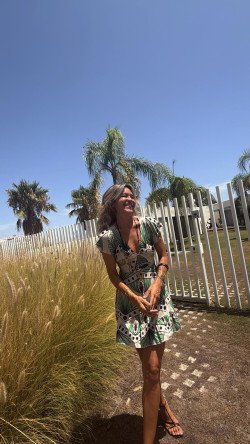 MAXIN beige-verde ,vestido corto