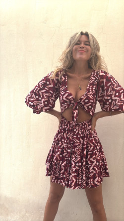 ELOI burdeos/salmón, vestido corto