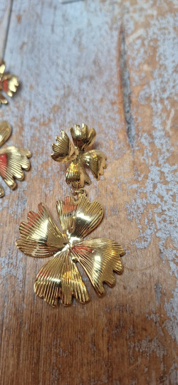 FAL dorado, pendientes