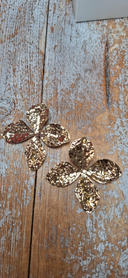 MARGI dorado, pendientes