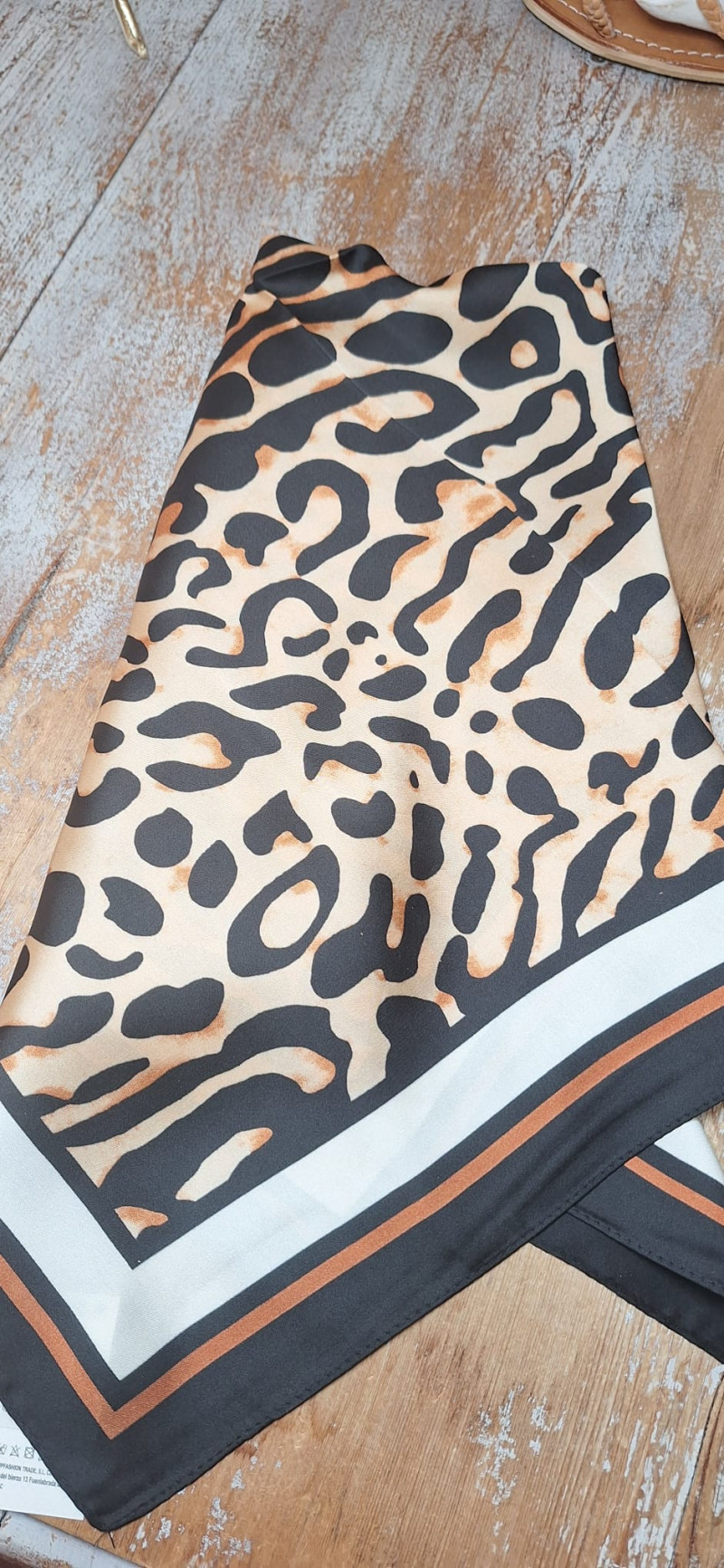 PAÑUELO LEOPARDO
