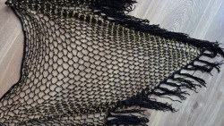 PAZ pañoleta negra/oro