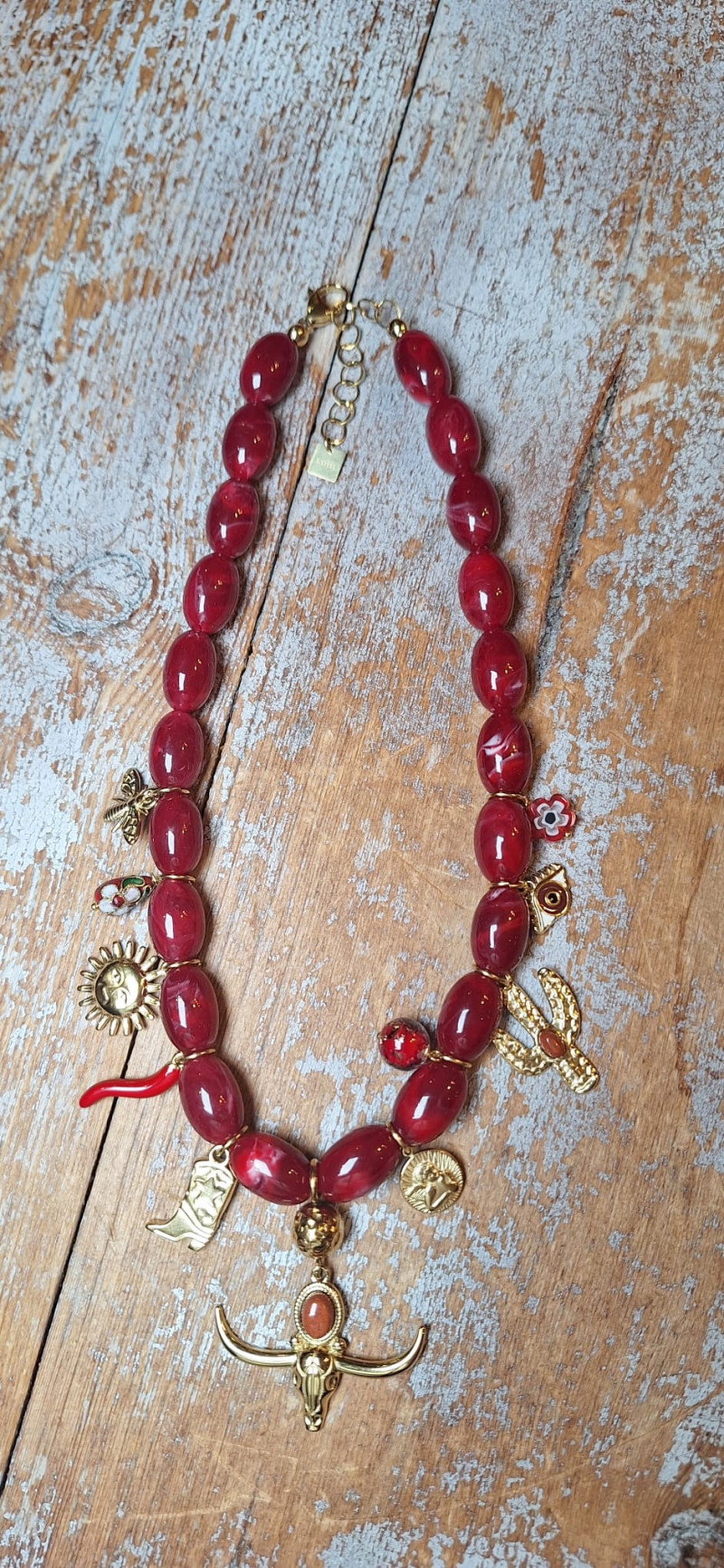 SOFIAN collar resina